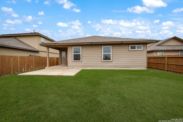 $2,100 | 8710 Fischer Falls, San Antonio, TX 78254