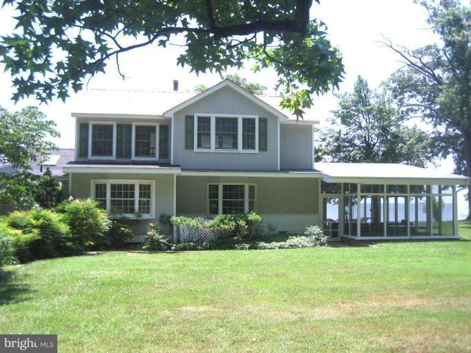 4249 Holly Point Road Edgewater, MD 21037 - Photo 13 of 30 Exterior (Rear)