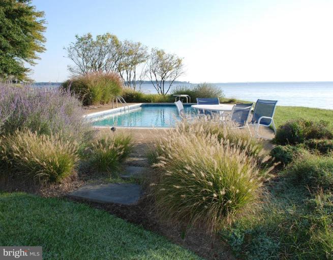 4249 Holly Point Road Edgewater, MD 21037 - Photo 14 of 30 Unique #1