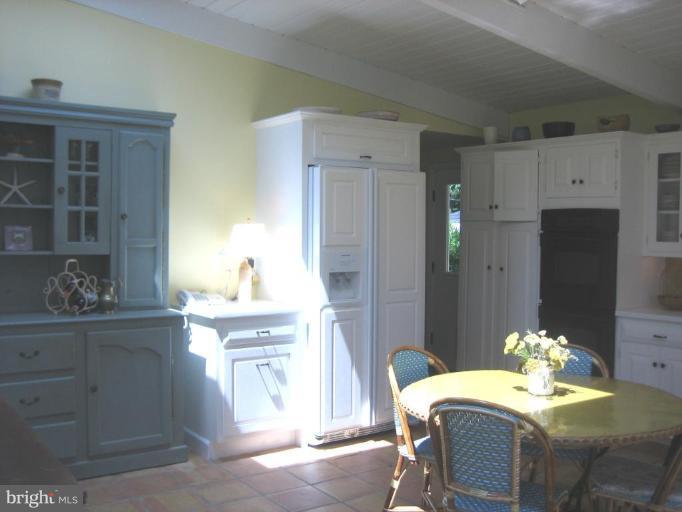 4249 Holly Point Road Edgewater, MD 21037 - Photo 23 of 30 Breakfast Area