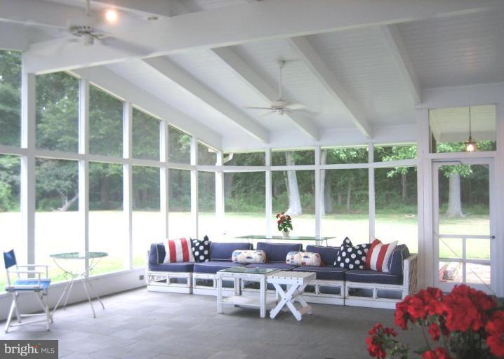 4249 Holly Point Road Edgewater, MD 21037 - Photo 26 of 30 Screened-in Porch