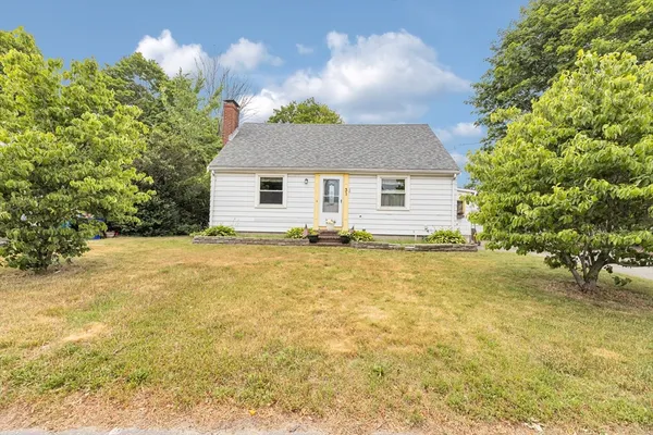 $549,000 | 31 Delprete Avenue, Rockland, MA 02370