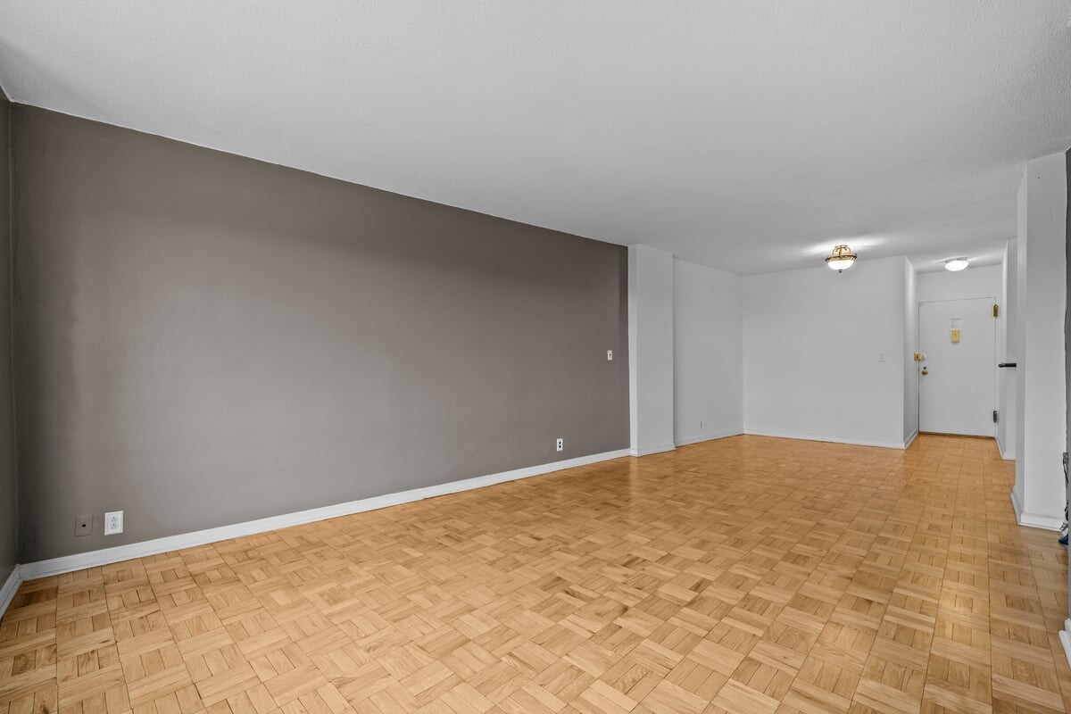 2400 Johnson Avenue, Unit 2F Bronx, NY 10463 - Photo 7 of 25 a view of an empty room