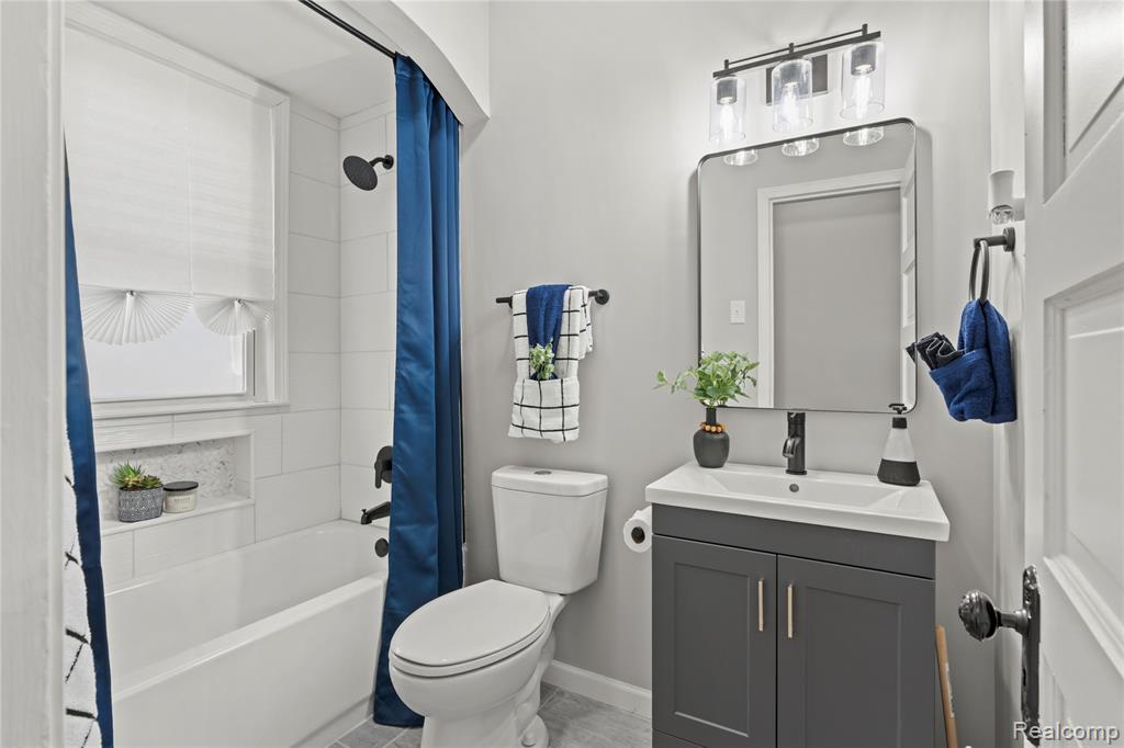 16656 Frazho Road Roseville, MI 48066 - Photo 10 of 41 Gallery Image 10