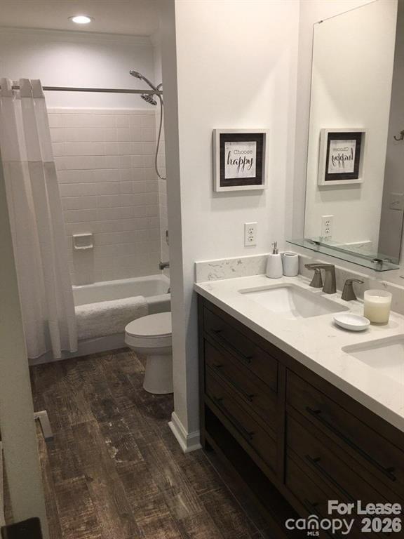 646 Portside Drive Davidson, NC 28036 - Photo 18 of 48 a bathroom with a sink a toilet and shower