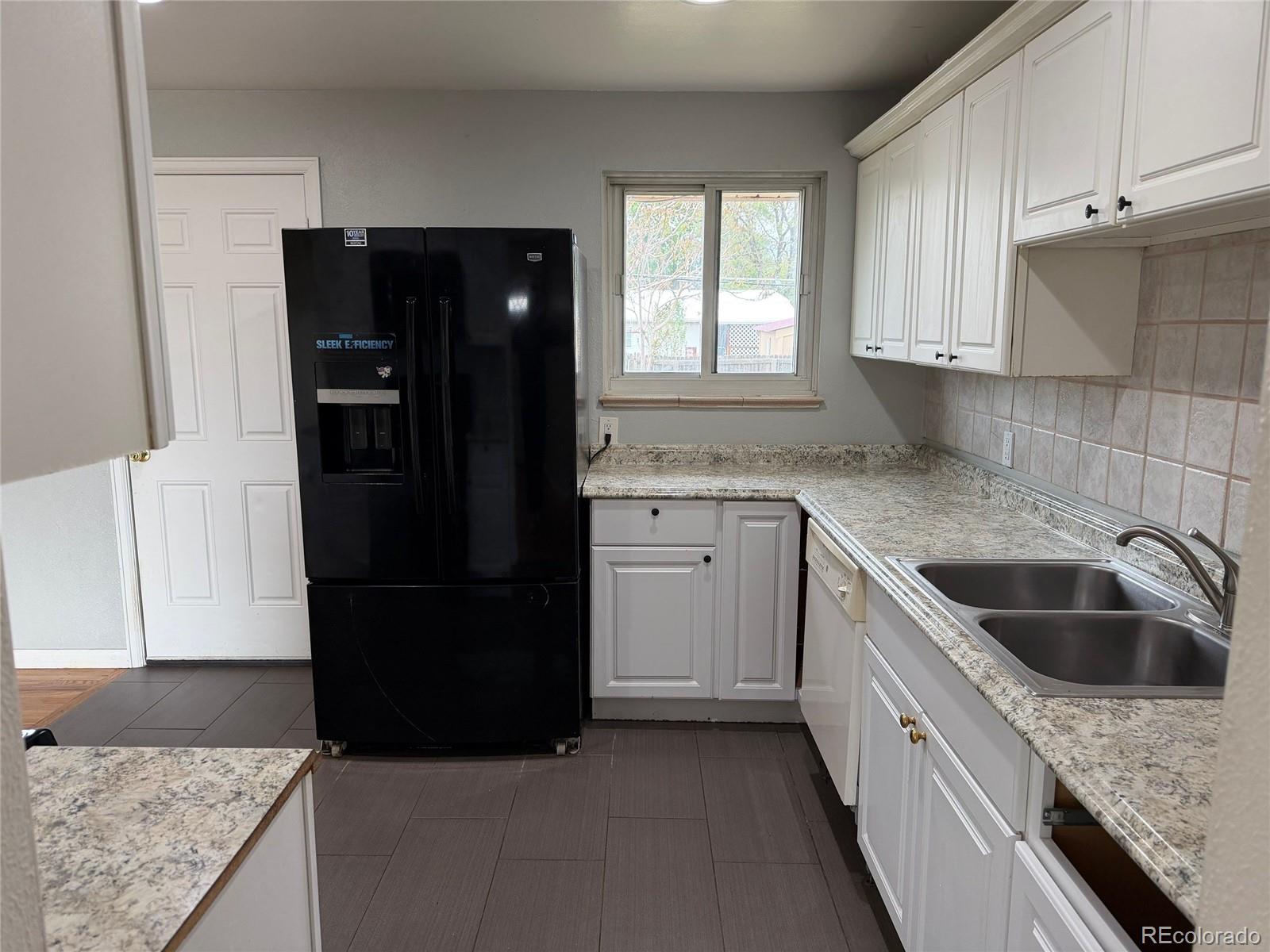 3124 Quari Street Aurora, CO 80011 - Photo 10 of 28