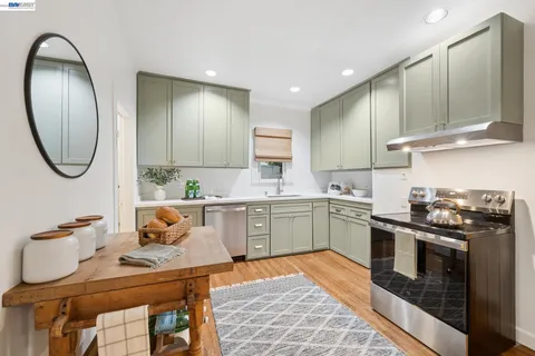 $895,000 | 1410 Sherman Street, Alameda, CA 94501
