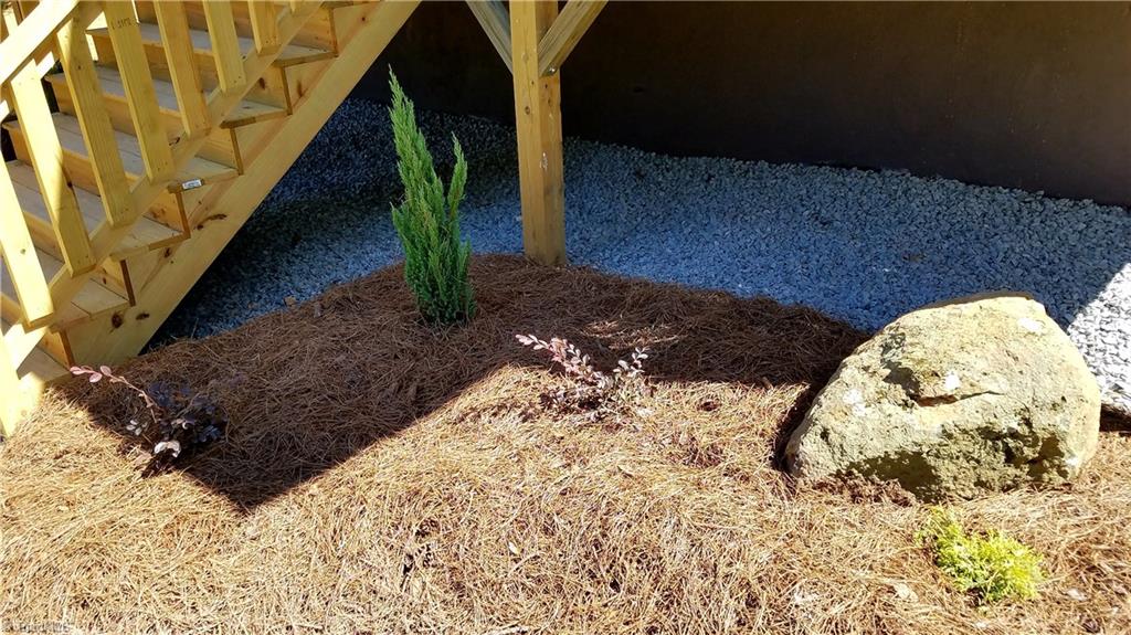 367 Briggs Road Lexington, NC 27292 - Photo 16 of 22 EASY TO MAINTAIN LANDSCAPING!!