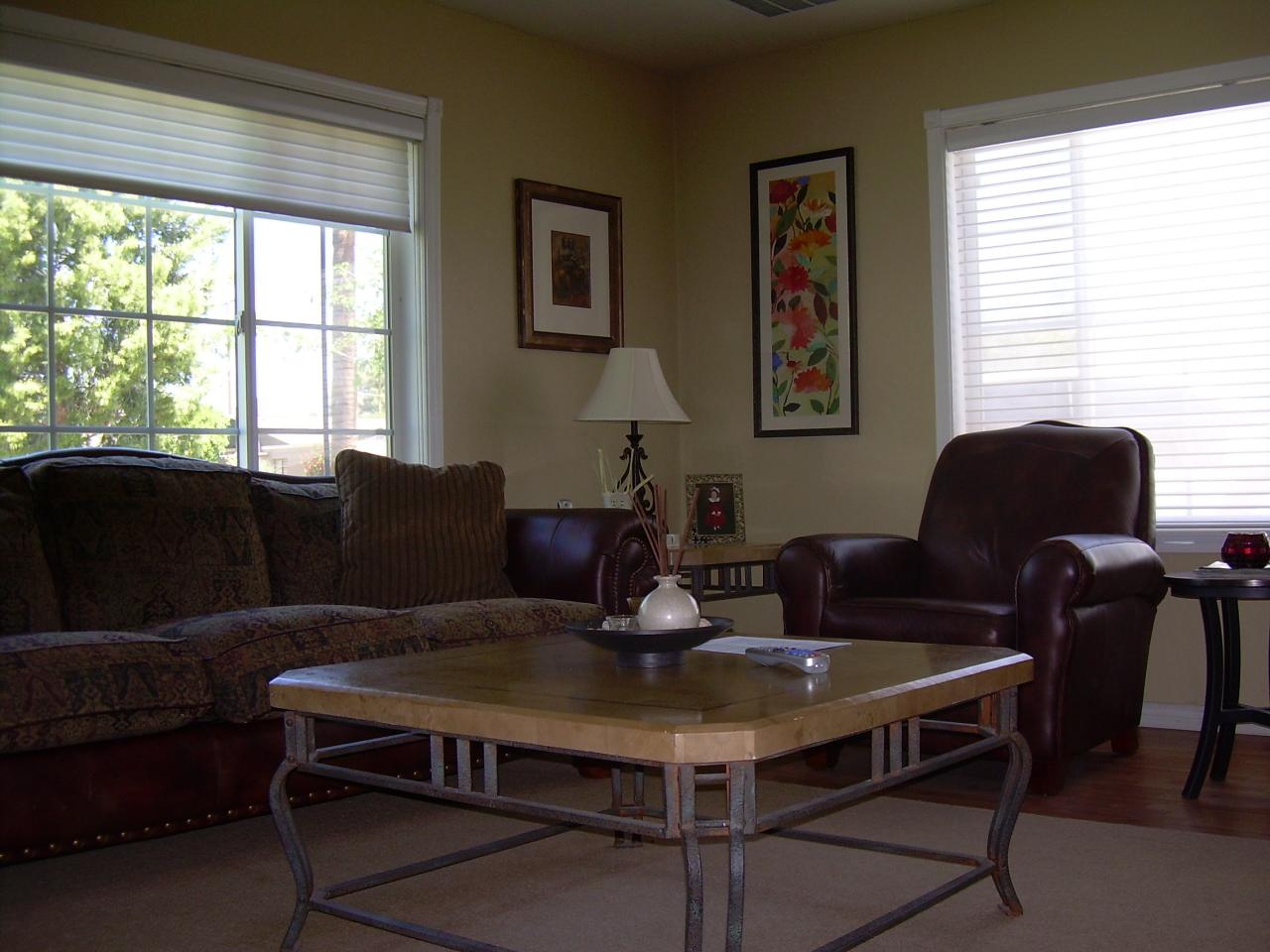 513 West Almeria Road Phoenix, AZ 85003 - Photo 4 of 18 family room
