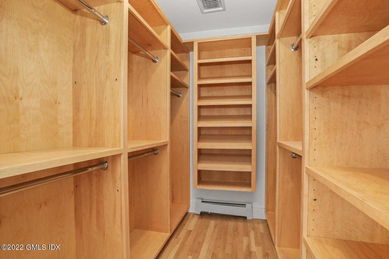 46 Orchard Place Greenwich, CT 06830 - Photo 18 of 28 041-039-038-1500x1000