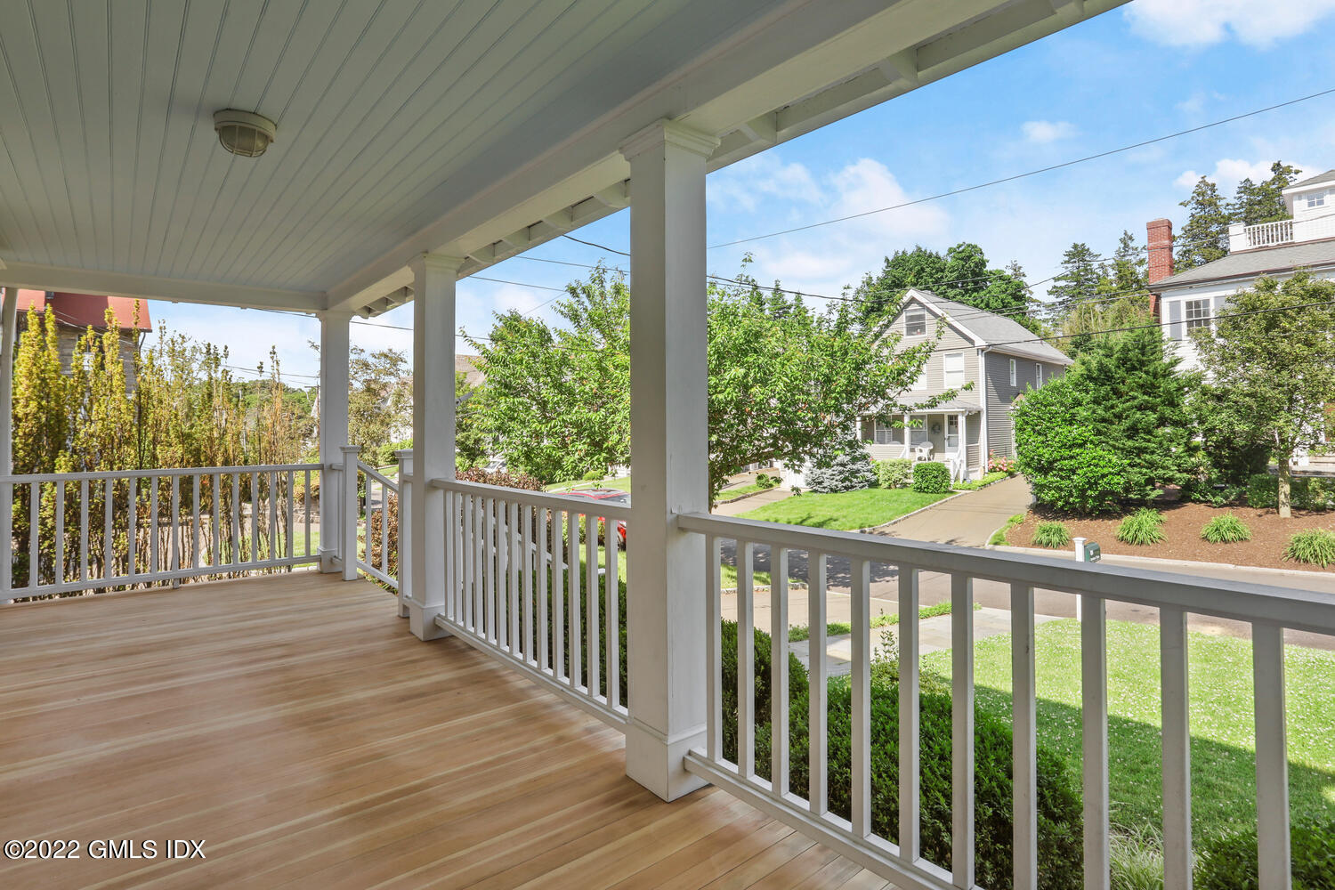 46 Orchard Place Greenwich, CT 06830 - Photo 3 of 28 048-046-046-1500x1000