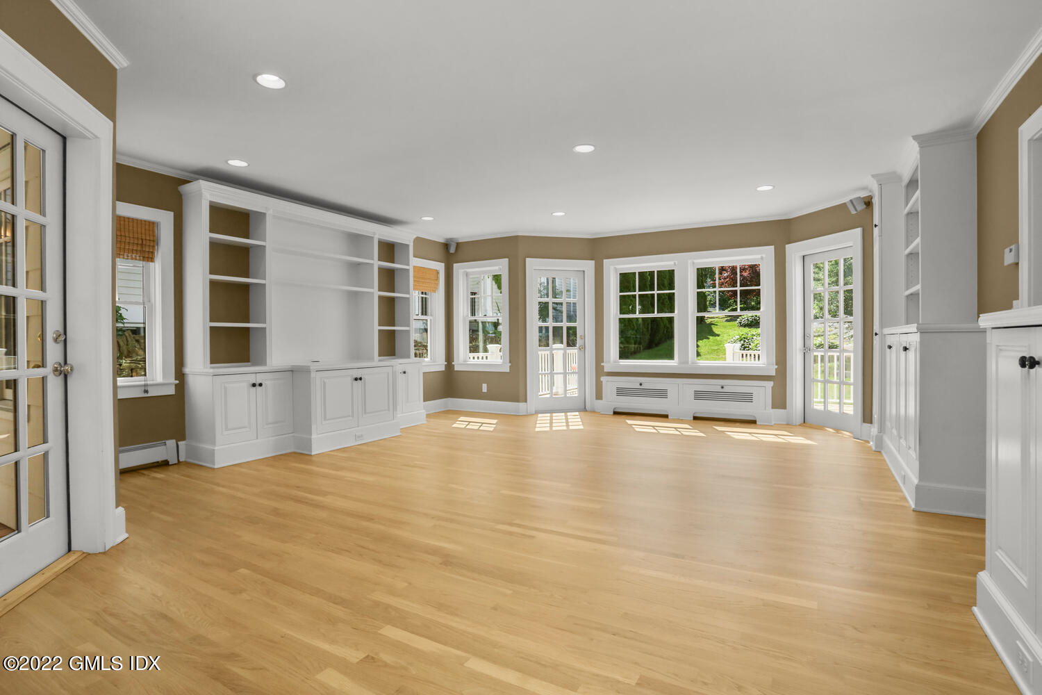 46 Orchard Place Greenwich, CT 06830 - Photo 6 of 28 013-011-012-1500x1000