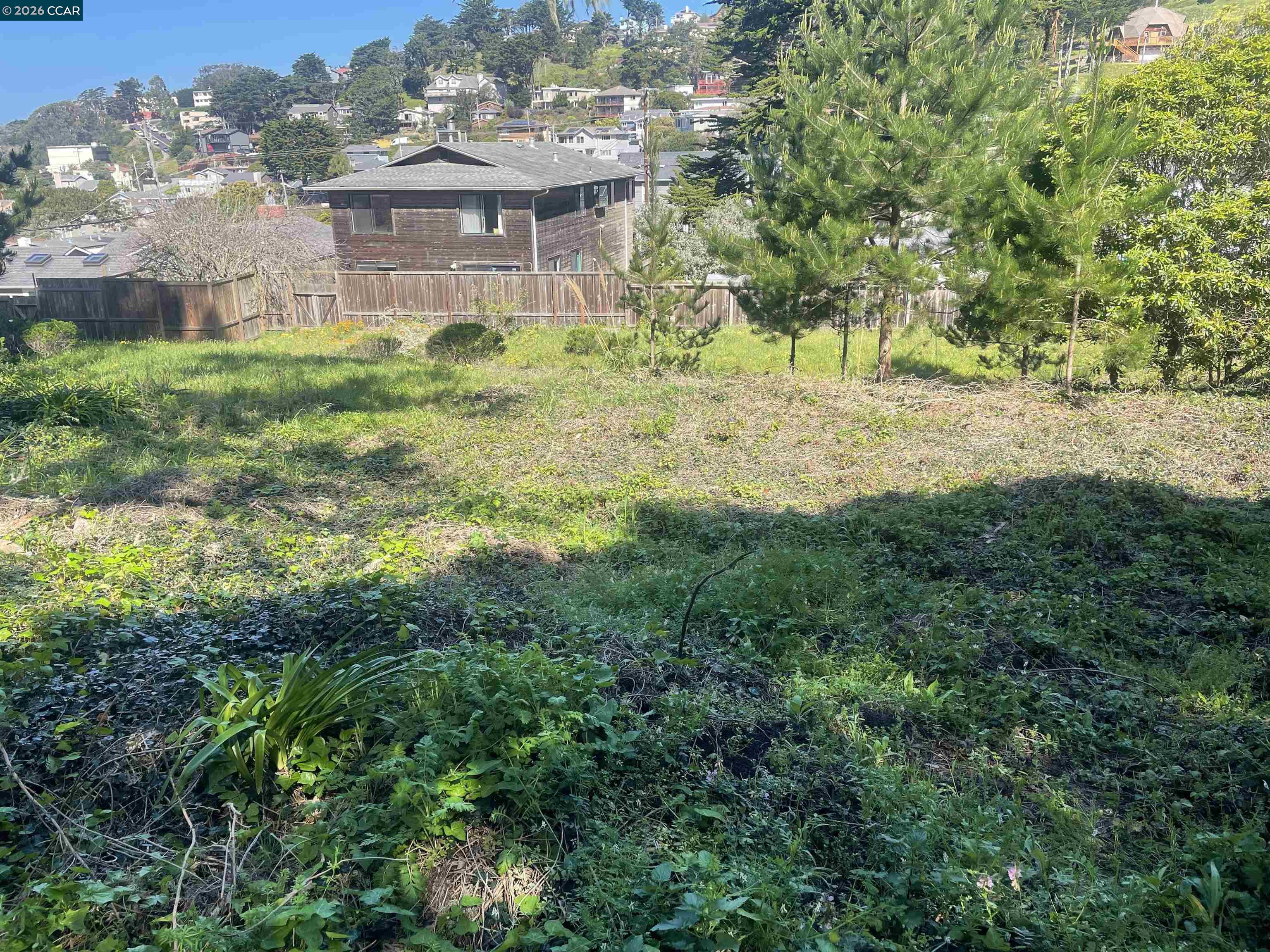 490 Clarendon Road Pacifica, CA 94044 - Photo 2 of 7