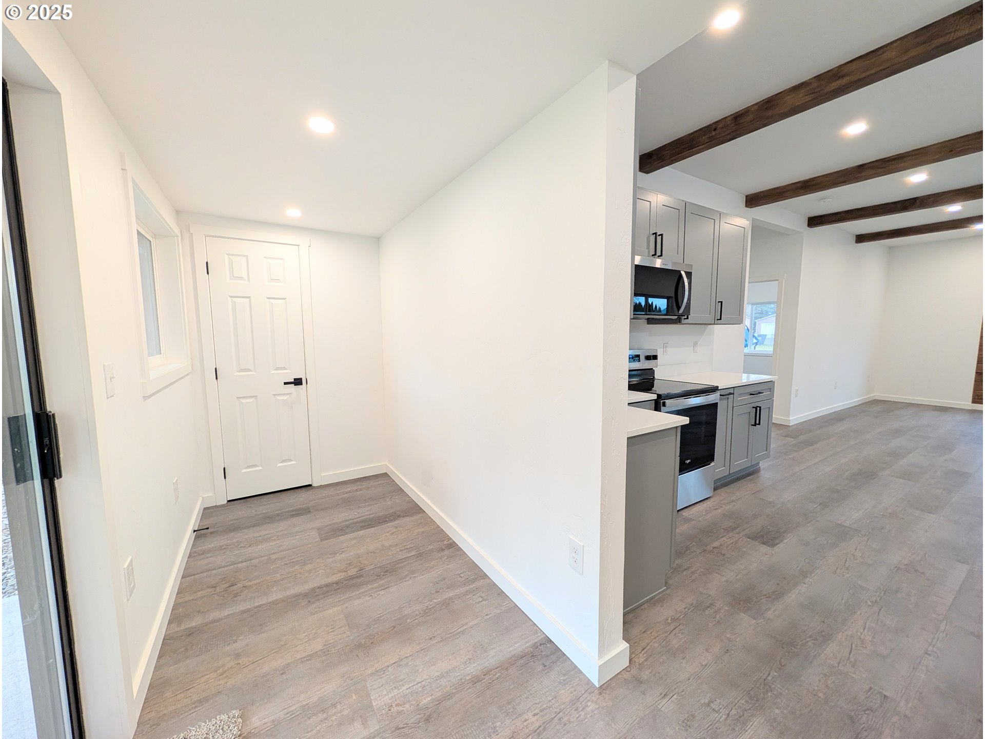 2906 North Oak Street La Grande, OR 97850 - Photo 17 of 37 a view of kitchen with sink and refrigerator