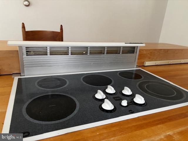 410 Wharf Road, Unit RIVER Bensalem, PA 19020 - Photo 38 of 62 closeup of a sink with a stove and a microwave