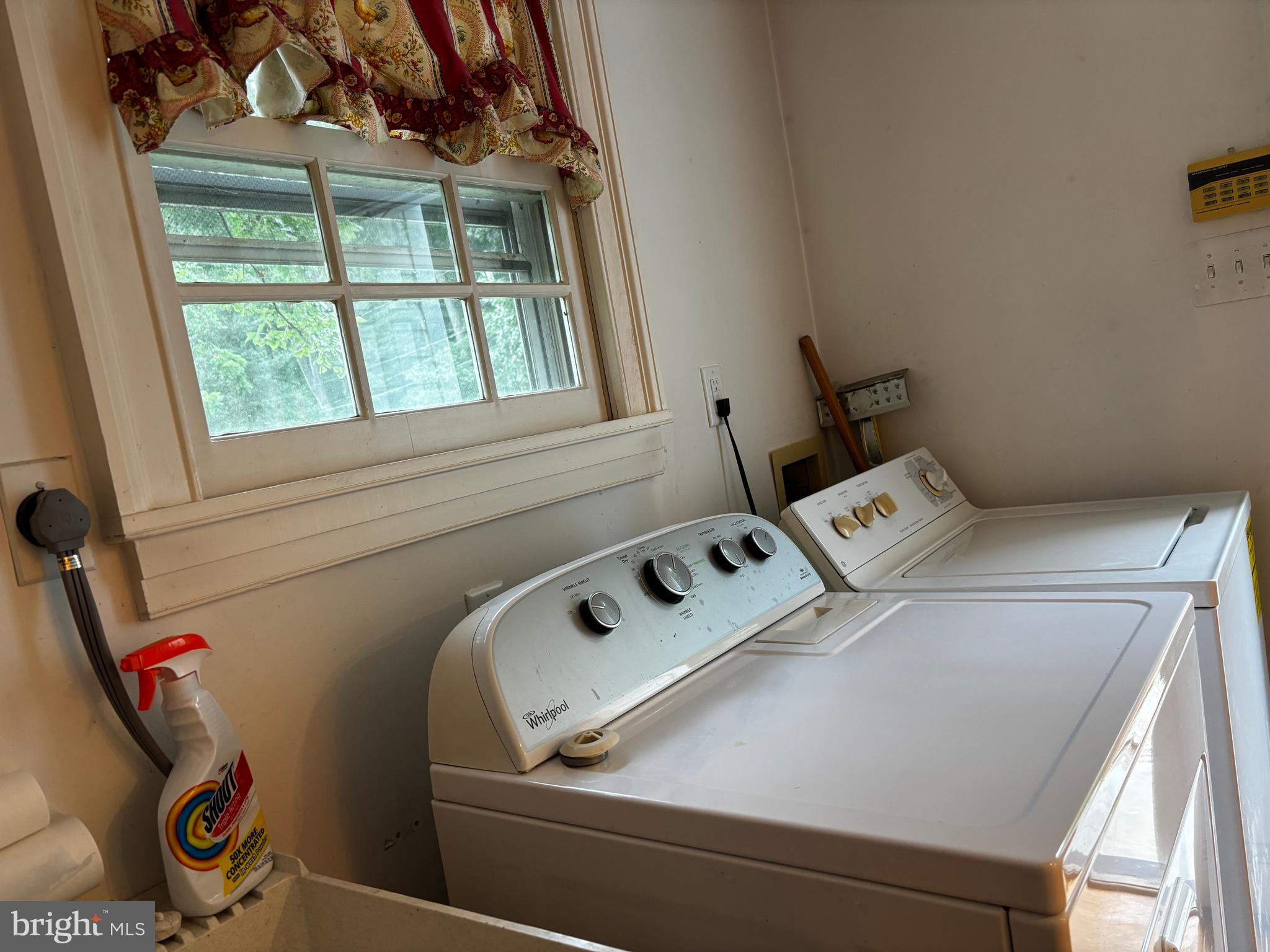 410 Wharf Road, Unit RIVER Bensalem, PA 19020 - Photo 45 of 62 a utility room with dryer and washer