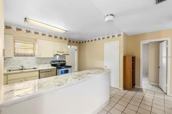 $2,000 | 1003 65th Avenue West, Bradenton, FL 34207