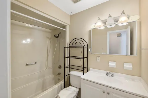 $2,000 | 1003 65th Avenue West, Bradenton, FL 34207