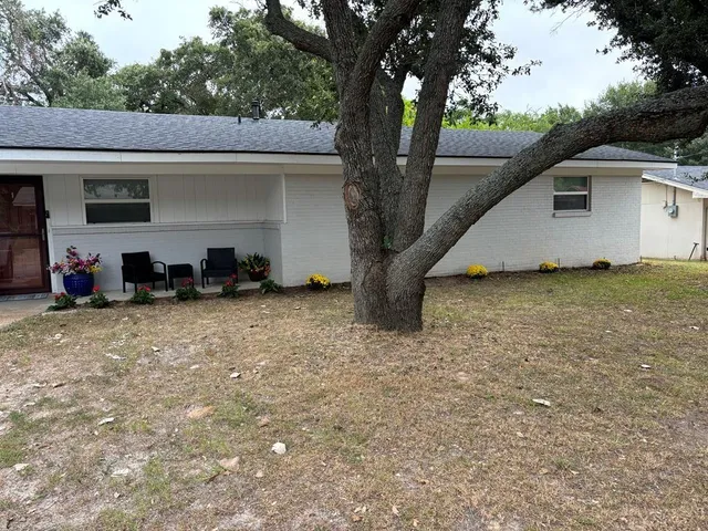 $249,000 | 514 Ravenwood Drive, Athens, TX 75751