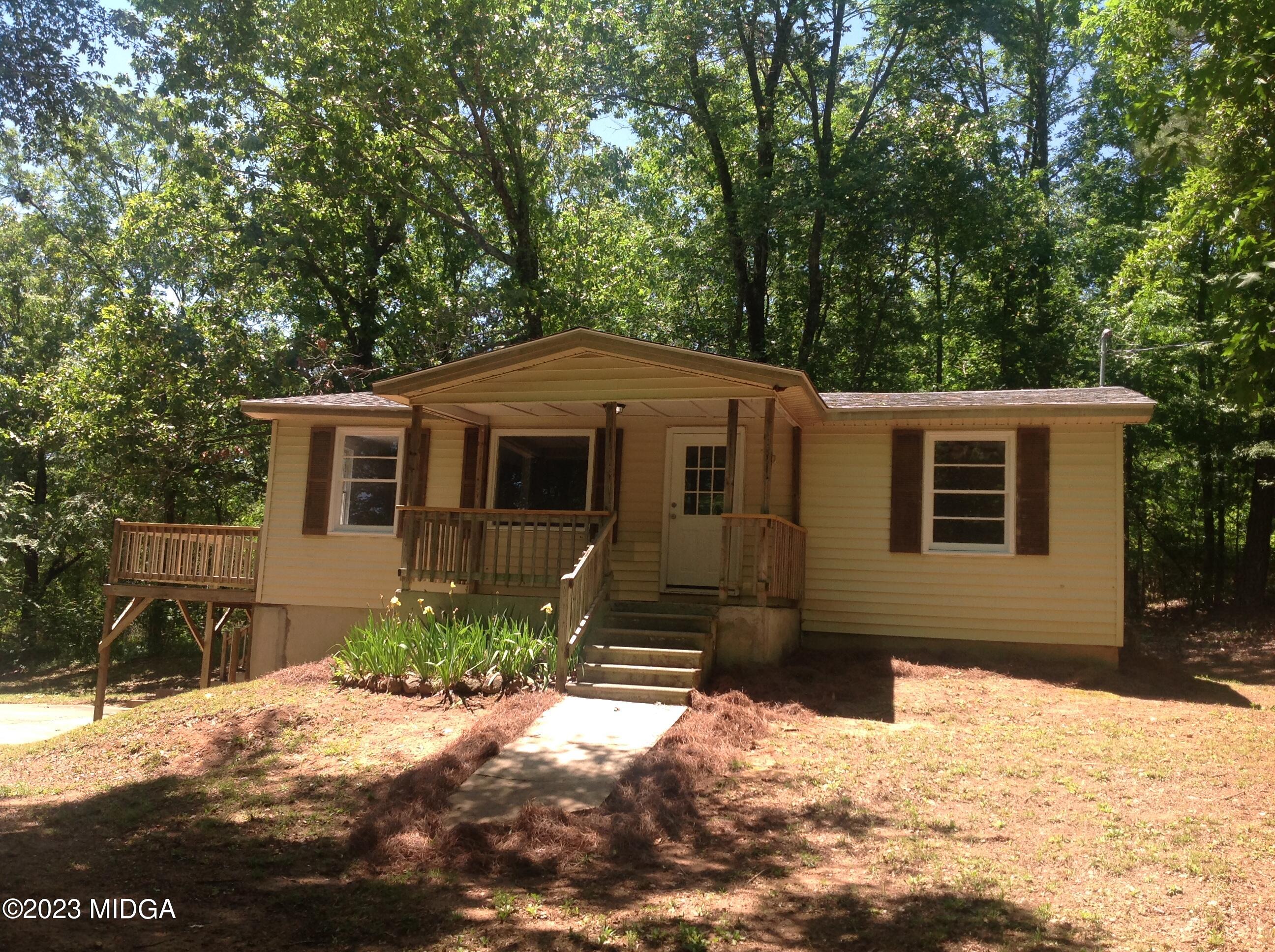 156 Henderson Road Macon, GA 31217 - Photo 1 of 39 IMG_8627