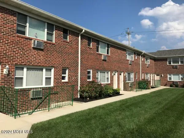 $1,800 | 197 Parker Avenue, Unit 11B, Manasquan, NJ 08736