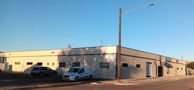 a view of parking area