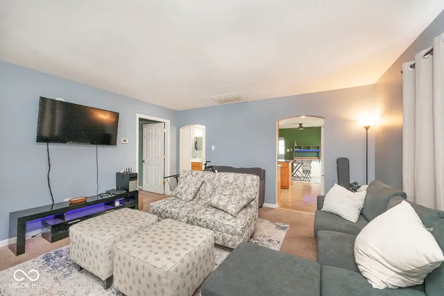 $209,900 | 430 North Vine Street, Plainfield, IN 46168