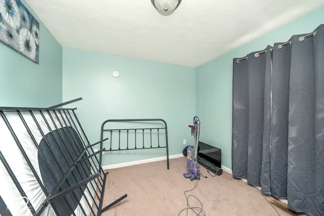 $209,900 | 430 North Vine Street, Plainfield, IN 46168