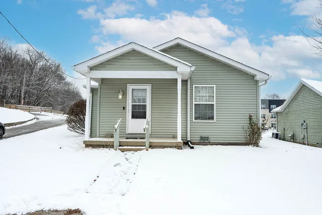$209,900 | 430 North Vine Street, Plainfield, IN 46168