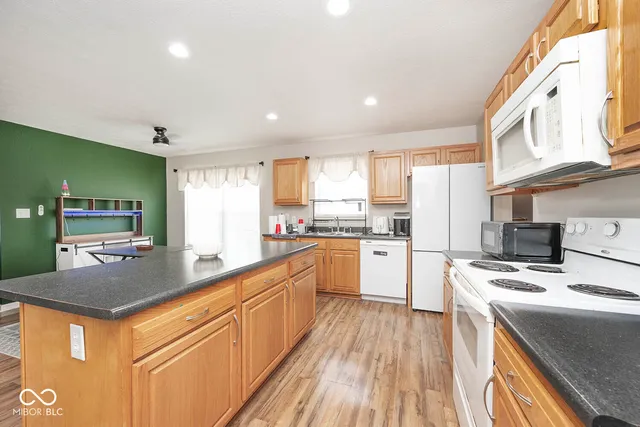 $209,900 | 430 North Vine Street, Plainfield, IN 46168