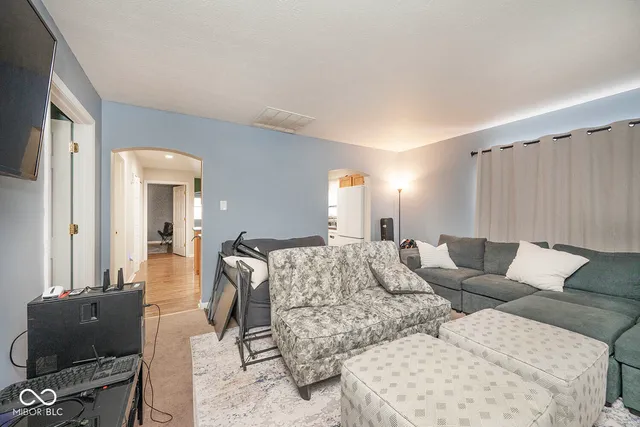 $209,900 | 430 North Vine Street, Plainfield, IN 46168