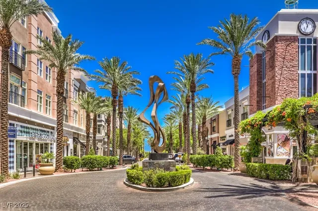 $910,000 | 2058 Hidden Hollow Lane, Henderson, NV 89012