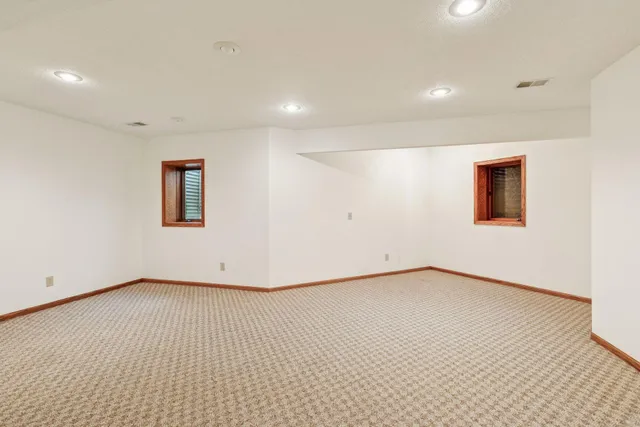 $369,900 | 15700 15th Place North, Plymouth, MN 55447