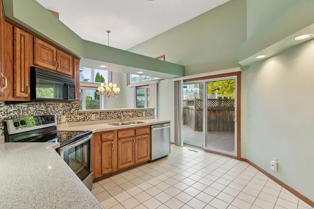 $369,900 | 15700 15th Place North, Plymouth, MN 55447