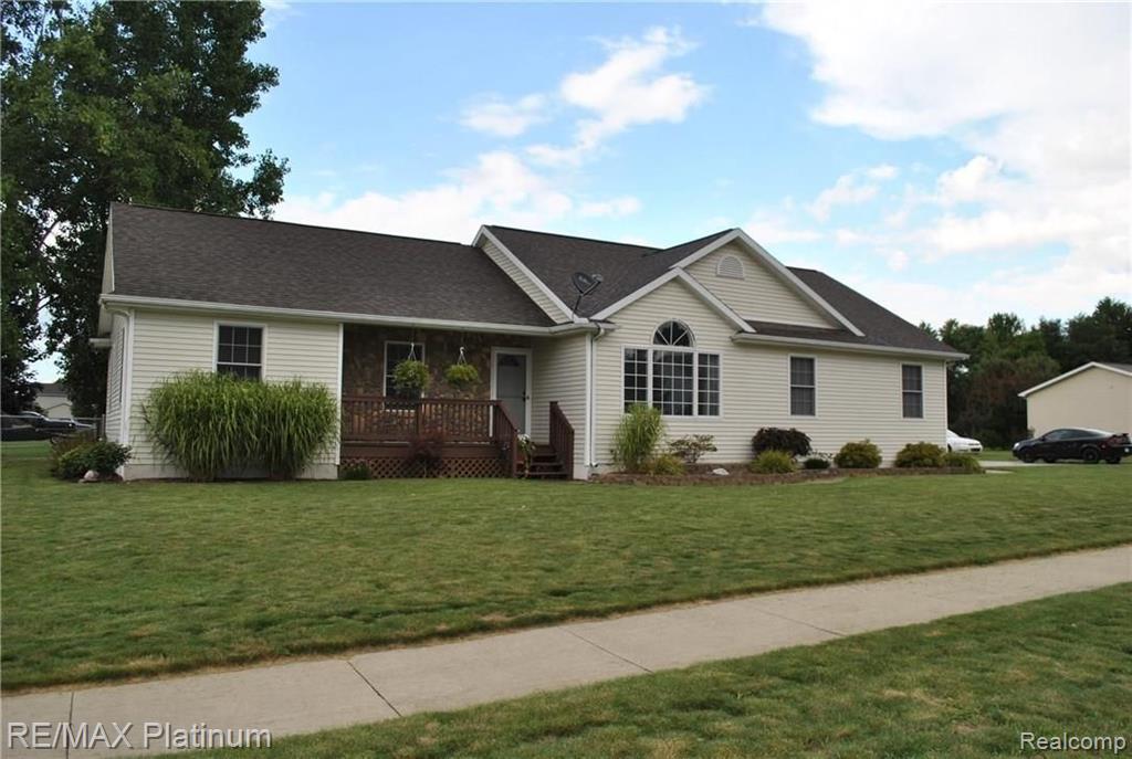 404 West Rolfe Street Perry, MI 48872 - Photo 2 of 29