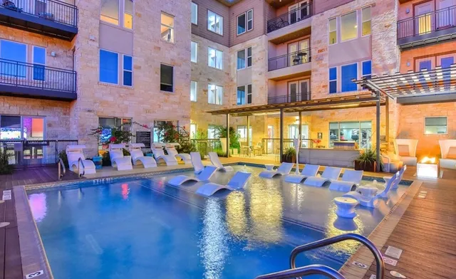 $2,000 | 1900 Barton Springs Road, Unit 5004, Austin, TX 78704