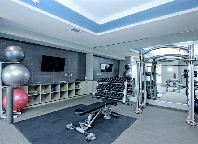 $2,000 | 1900 Barton Springs Road, Unit 5004, Austin, TX 78704