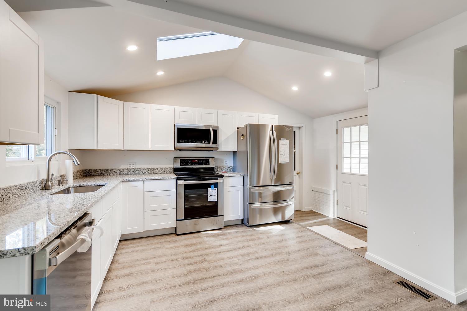 133 Inverness Road Severna Park, MD 21146 - Photo 4 of 33