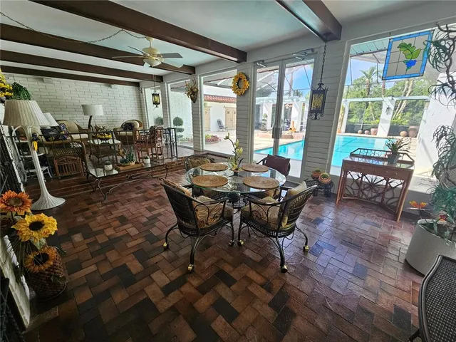 a view of a yard with a tree