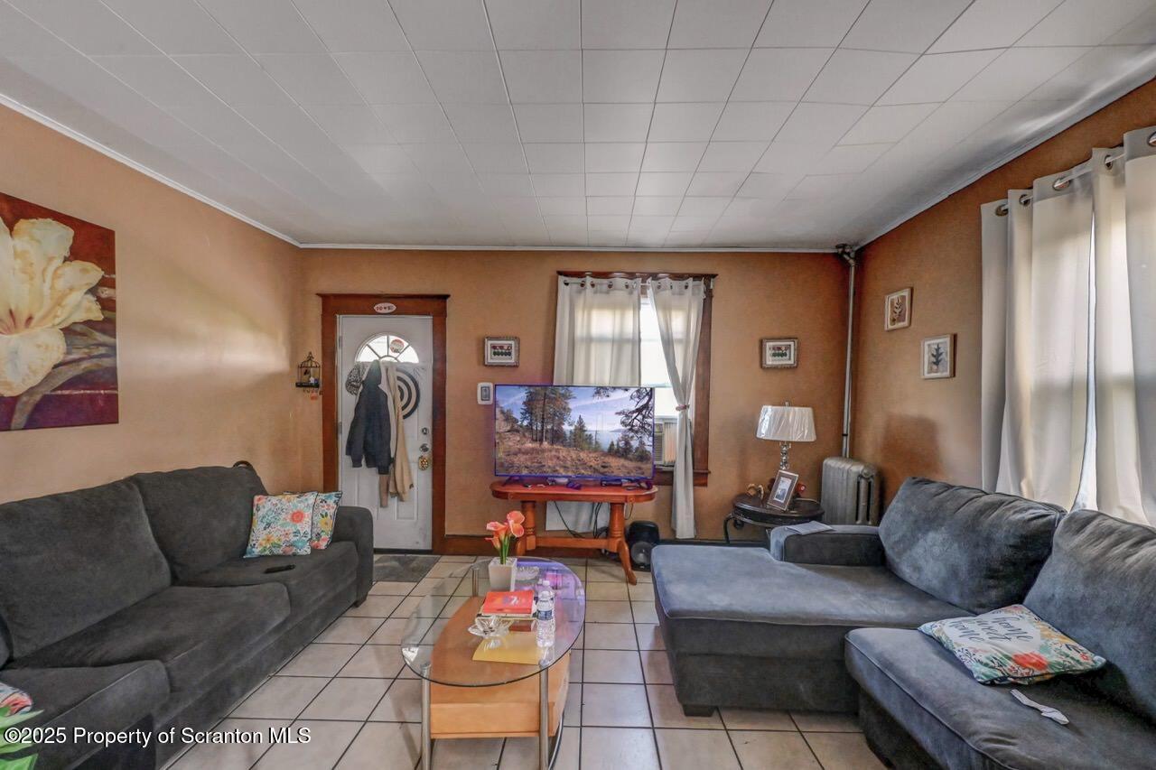 1522 1524, Unit REAR Scranton, PA 18505 - Photo 5 of 55 1522-1524 Rear Cedar Ave 08 Large