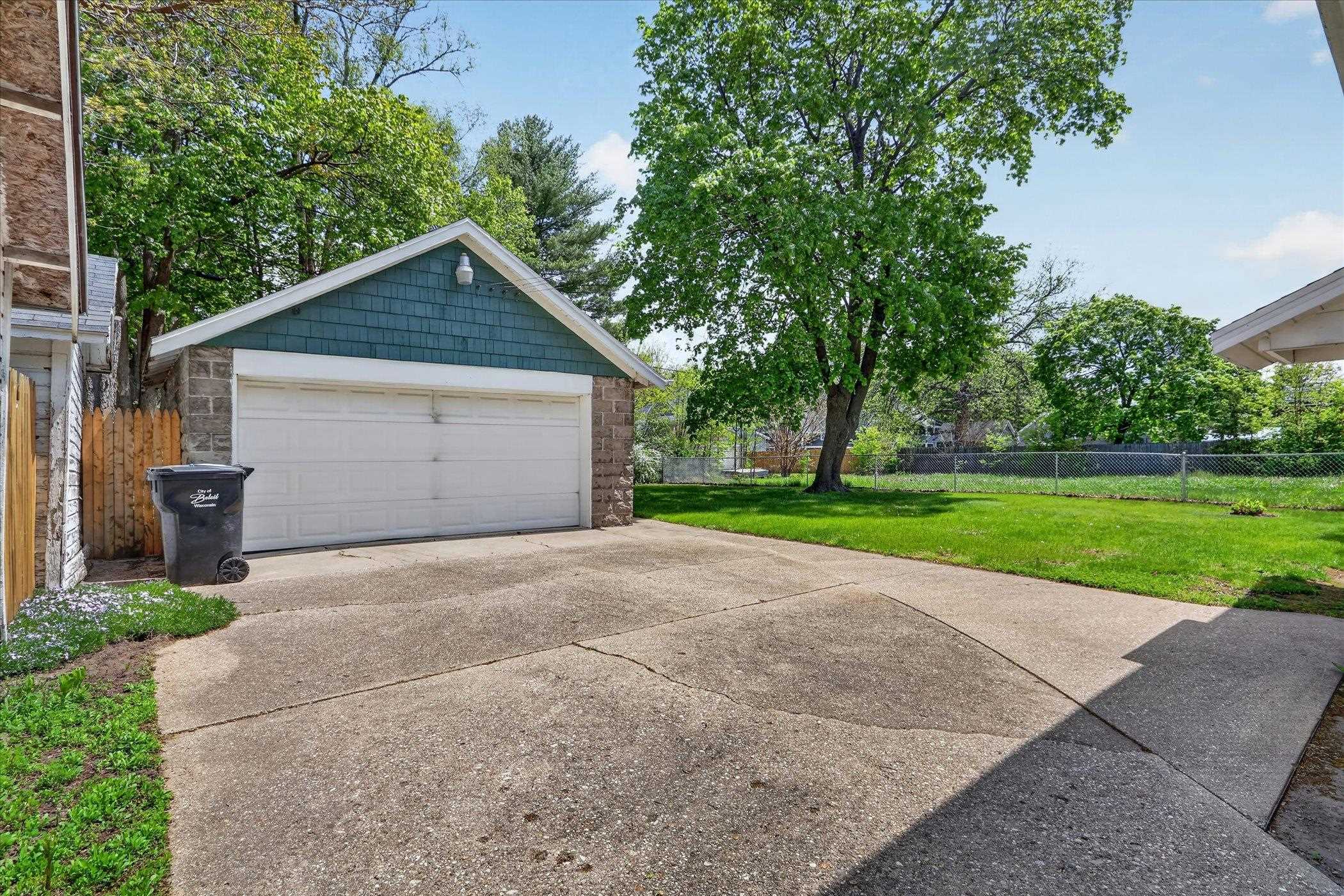 953 Oak Street Beloit, WI 53511 - Photo 34 of 40