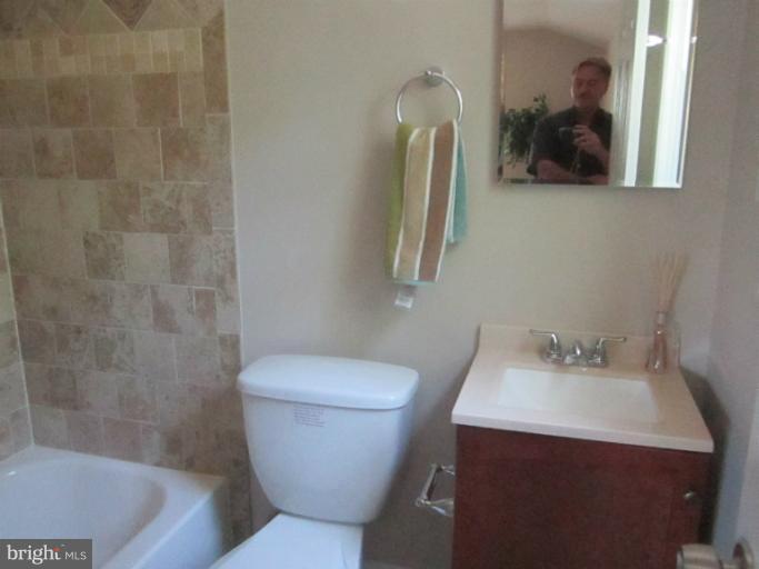 7104 Good Luck Road Hyattsville, MD 20784 - Photo 8 of 21 Bath (Master)