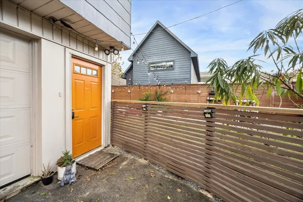 $1,695 | 2511 White Oak Drive, Unit A, Houston, TX 77009