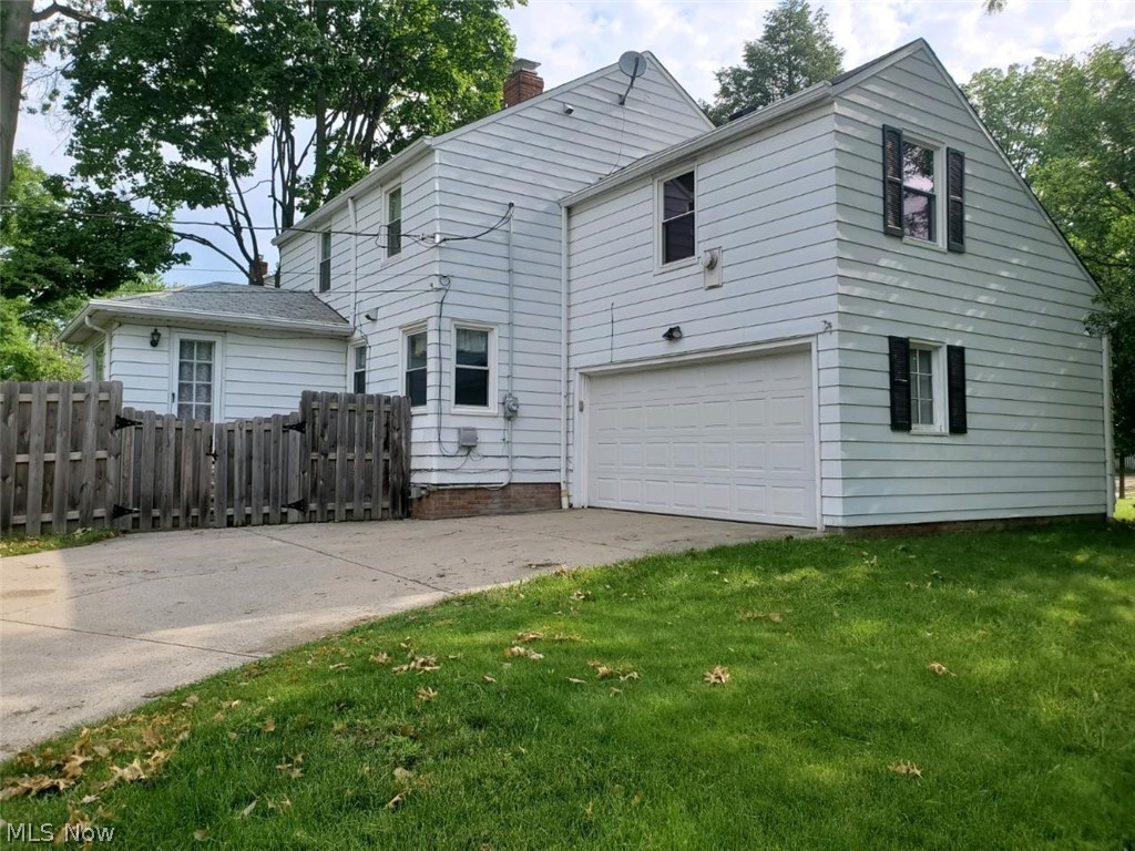 1324 Brainard Road Lyndhurst, OH 44124 - Photo 2 of 19