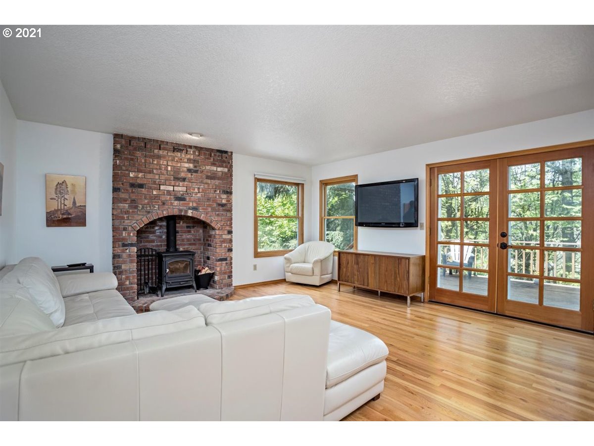 8319 Northwest Reed Drive Portland, OR 97229 - Photo 17 of 32 Gallery Image 17