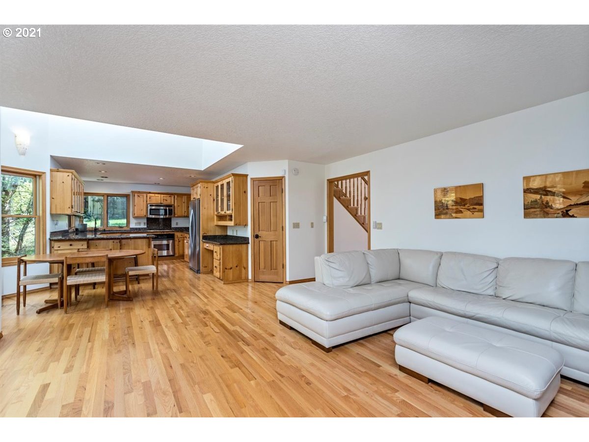 8319 Northwest Reed Drive Portland, OR 97229 - Photo 18 of 32 Gallery Image 18
