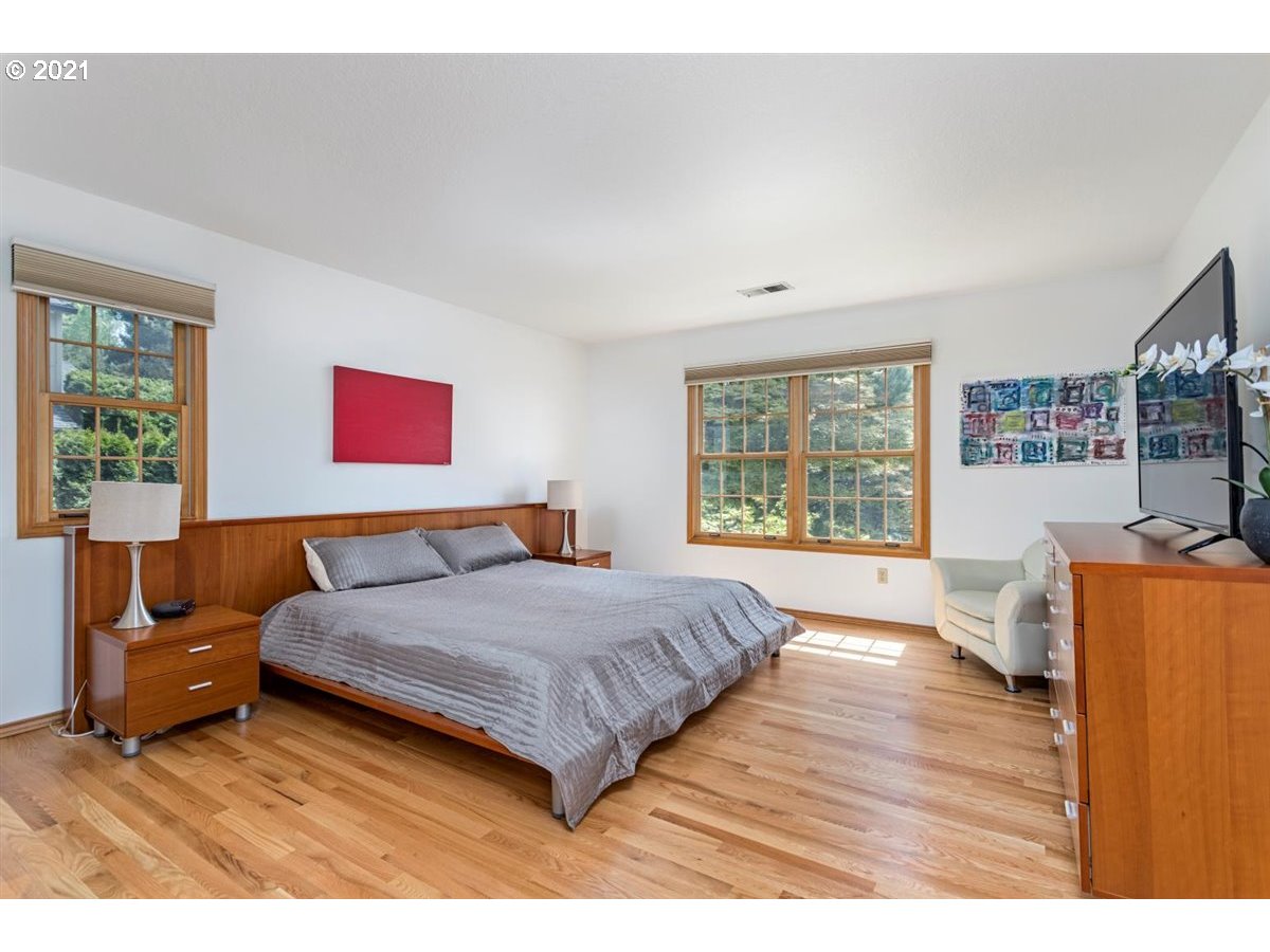 8319 Northwest Reed Drive Portland, OR 97229 - Photo 22 of 32 Gallery Image 22