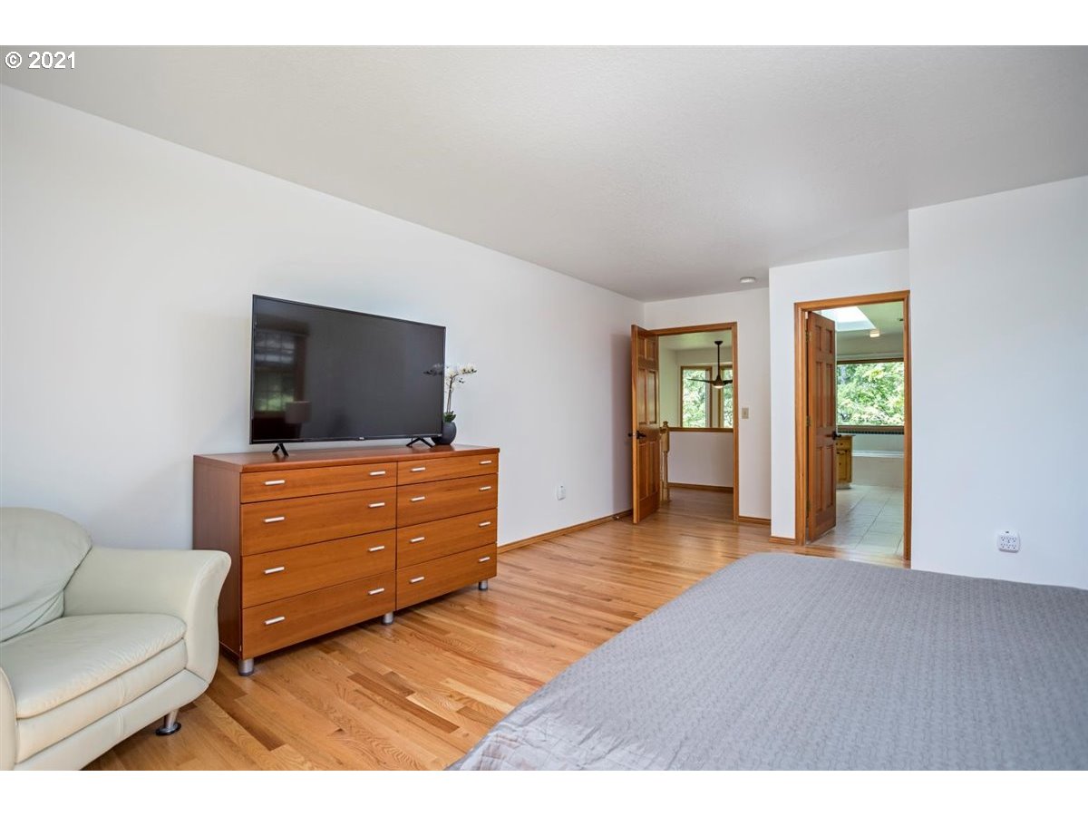8319 Northwest Reed Drive Portland, OR 97229 - Photo 23 of 32 Gallery Image 23