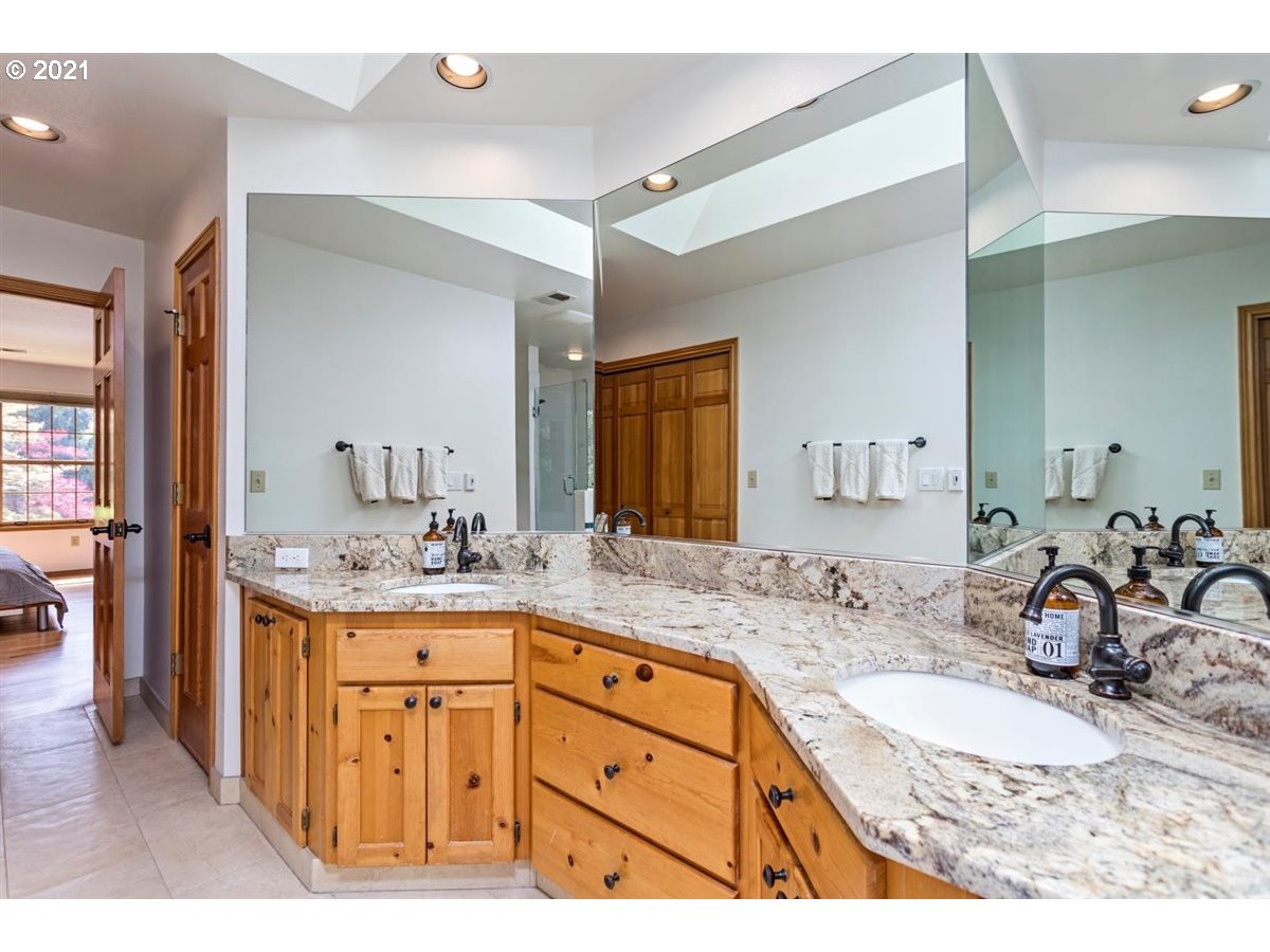 8319 Northwest Reed Drive Portland, OR 97229 - Photo 24 of 32 Gallery Image 24