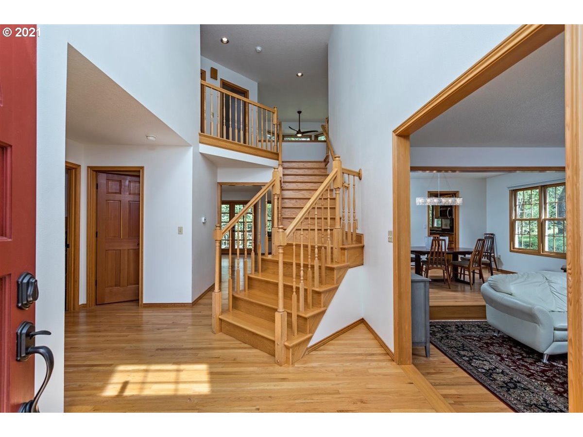 8319 Northwest Reed Drive Portland, OR 97229 - Photo 6 of 32 Gallery Image 6